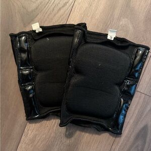 Black pole dance kneepads